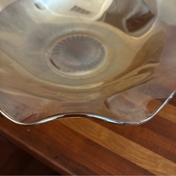 JEANETTE GLASS IRIS PATTERN IRIDESCENT FLORA-GOLD 11.5” BOWL - Picture 7 of 10